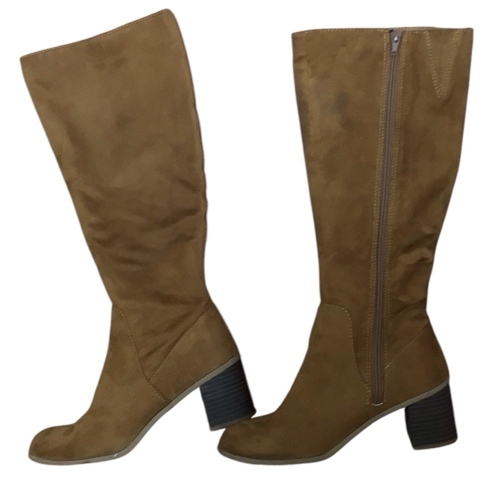 Woman’s Faux Suede Brown Mid Calf Zip Up Boots EUC size 7